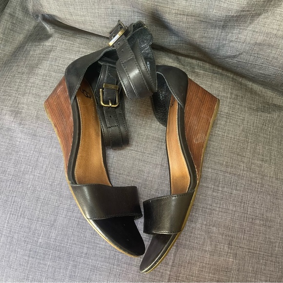 UGG Char Sandals SZ 8 - Picture 2 of 6